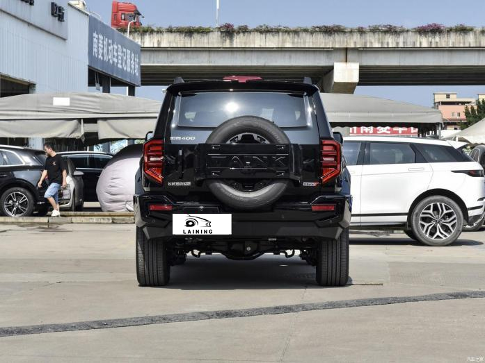 TANK- 400 - lainingauto