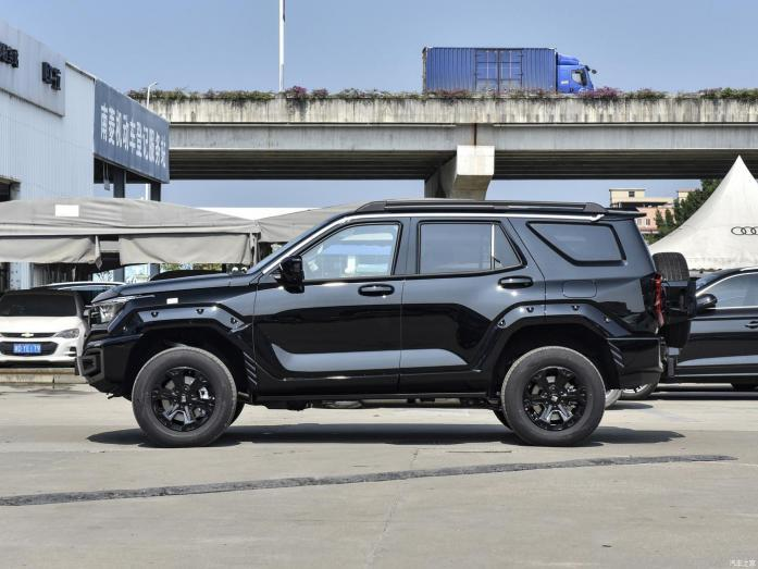 TANK- 400 - lainingauto
